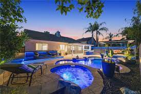 homes with a pool in temecula