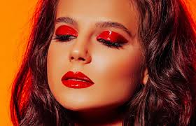 20 stunning red eyeshadows looks to try