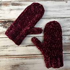 Velvet Mittens Free Knitting And Crochet Pattern Love