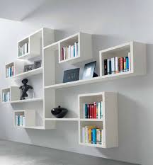Find inspiration to create a better life at home. 35 Unique Minimalist Bookshelf Designs To Keep Your Book Collection Teracee Etagere Murale Design Murale Design Idee Rangement