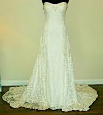 Vera wang wedding dresses are known around the world for their sophisticated drama and feminine detailing, perfect for the modern bride. Vintage Wedding Dress 80s 90s Intense Champagne Col Gem