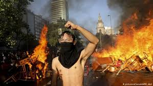 Chile, country situated along the western seaboard of south america. Chile Protests And Looting Erupt Despite President S New Cabinet News Dw 29 10 2019