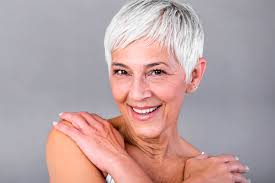 Keep the color very beautiful and natural. Short Haircuts For Women Over 50 That Take Years Off Glaminati Com