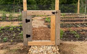 how to build a diy garden fence 8