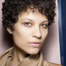 40 short haircuts for girls with added oomph #2: 20 Best Androgynous Haircuts And Hairstyles In 2021