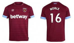 Curiosamente, el estilo de este nuevo home kit recordará a muchos al estilo de la marca que se aleja del. Nuevas Camisetas De Futbol 2019 2020 Nueva Camiseta Del West Ham 2018 2019