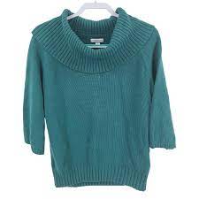 Gently used womens sweater by Croft & Barrow in size...
