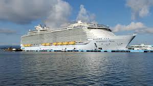 the world s largest cruise ship returns