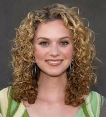 Part your hair on the side, and gather a small piece from the front of your hairline and twist it back. Medium Length Curly Hair Sindri Priyanka Hairstyle