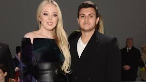 Tiffany trump is the daughter of donald trump, the 45th president of the united states, and his second wife, marla maples. Iu02bnltmsl1 M