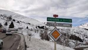 De midi à quatorze heures. Les Habitants Des Pyrenees Orientales Et De L Ariege Dispenses De Test Pcr Au Retour D Andorre