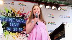 Chelsea clinton has previously said that watching her parents interact with her children brings her happiness. Chelsea Clinton Gives Birth To Third Child Watch News Videos Online