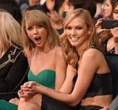 what-did-karlie-kloss-say-about-taylor-swift