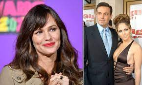 News that jennifer lopez and ben affleck have reconnected after 17 years has sparked a speaking to femail, british relationship experts explained that rekindled relationships like jlo and. Jennifer Garner Makes Announcement After Ex Husband Ben Affleck Spotted Visiting Jennifer Lopez Hello