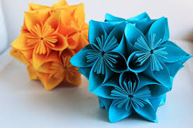 Cara membuat origami bunga lily dari uang kertas mainan. Panduan Melipat Origami Bola Bunga Kusudama