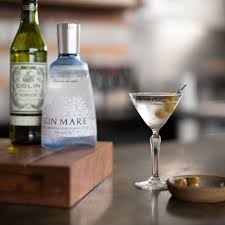 dry martini behind the bar