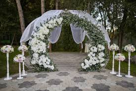 arch with flowers and tulle images