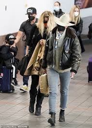 Amber laura heard (born april 22, 1986) is an american actress. Amber Heard Keeps Her Head Down As She Arrives At Lax With Her Girlfriend Bianca Butti Readsector