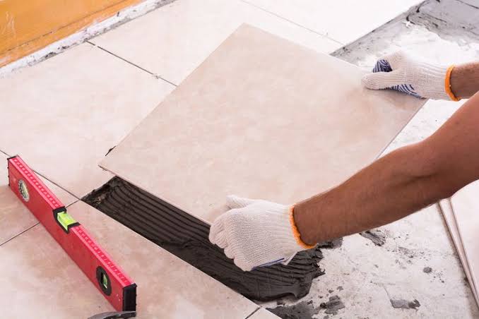 Cara memasang keramik lantai