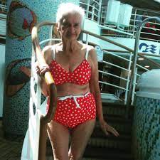 Diese 90-Jährige rockt im Bikini - und ist unser großes Vorbild!