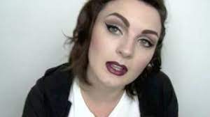 lady a make up tutorial telephone