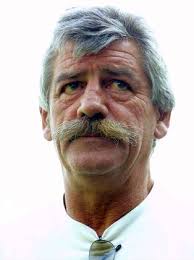 Didier notheaux, ancien joueur professionnel et entraîneur, est décédé à l'âge de 73 ans. Asoa Valence Fotos Imago