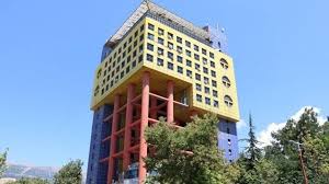 Google arama sonuçlarında dünyanın en saçma binası olarak gösterilen kahramanmaraş i̇l özel i̇dare binasının yıkılacağı açıklandı. Dunyanin En Sacma Binasi Olarak Anilan Gokdelen Nerede Hangi Sehirde Son Dakika Haberleri