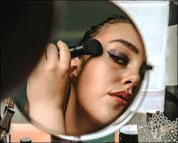 is theatrical makeup diffe from