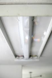 how to replace a fluorescent light with