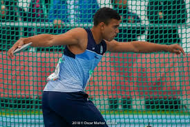The discus throw, also known as disc throw, is a track and field event in which an athlete throws a heavy disc—called a discus—in an attempt to mark a farther distance than their competitors. Lazaro Bonora Termino 7 En Lanzamiento Del Disco Cada
