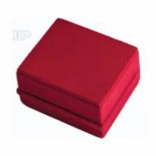 red ring velvet jewellery box