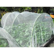 agfabric 10 ft x 20 ft garden netting