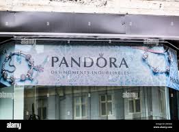 pandora jewelry banner sign