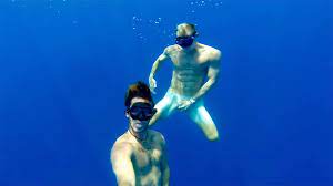 Freediving nude