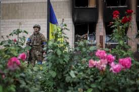 Russia Strikes Zelensky's Hometown as Ukrainian President Visits Recaptured  Territory - WSJ