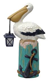 w pelican garden statue