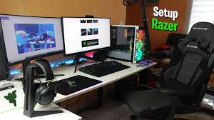 The blue and pink rgb light illuminates the entire setup from the desk to the background. Magnifique Archives Tekgloo
