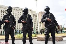 عاقبت محكمة جنايات شمال القاهرة، 3 متهمين بالسجن المشدد 10 سنوات، لقتلهم جارهم لخلافات بينهما بمنطقة عين شمس. Fzlhi U1uk Kqm