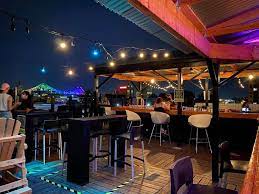 21 Best Rooftop Bars In Montreal To