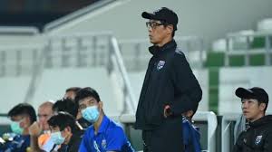 Hlv akira nishino của thái lan đã tỏ rõ vẻ thán phục bóng đá việt nam. Jlhceomq735flm