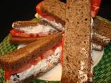 bacon  horseradish  and tomato sandwiches