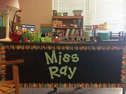 teacher desk decorations