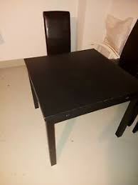 Der stabile tisch ist ausziehbar mittels zweier unter der tischplatte verstauter zusatzplatten, die man schnell einzeln einsetzen einsetzen kann. Ikea Tisch Bjursta Gunstig Kaufen Ebay
