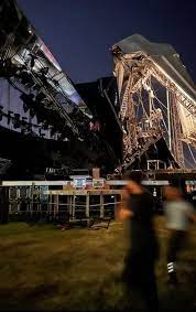 İzmir'de facia: Tarkan konseri için kurulan sahne yıkıldı