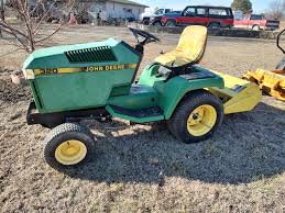 john deere 320 lawn tractor with 30
