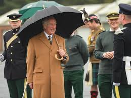 Когда принц уэльский закончил военную службу, королевская семья и британское общество в целом стали все больше интересоваться. Princ Uelskij Posetil Sverhsekretnuyu Bazu Shpionov Ssha V Severnom Jorkshire Nachedeu
