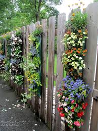 Creative Garden Fence Decoration Ideas