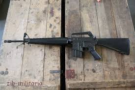 The rifle received high marks for its light weight, its accuracy, and the volume of fire. Us M16 M16a1 Assault Rifle Model 1133