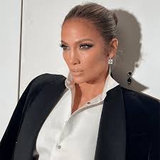 j lo just shared her easy contour trick