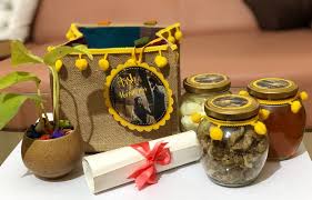 wedding gifts favors ideas tips more